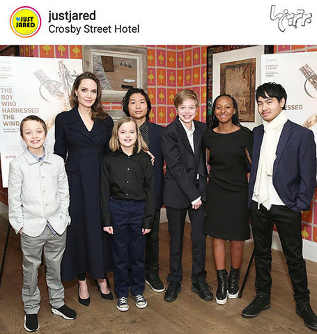 آنجلینا جولی به همراه همه‌ی فرزندانش+عکس