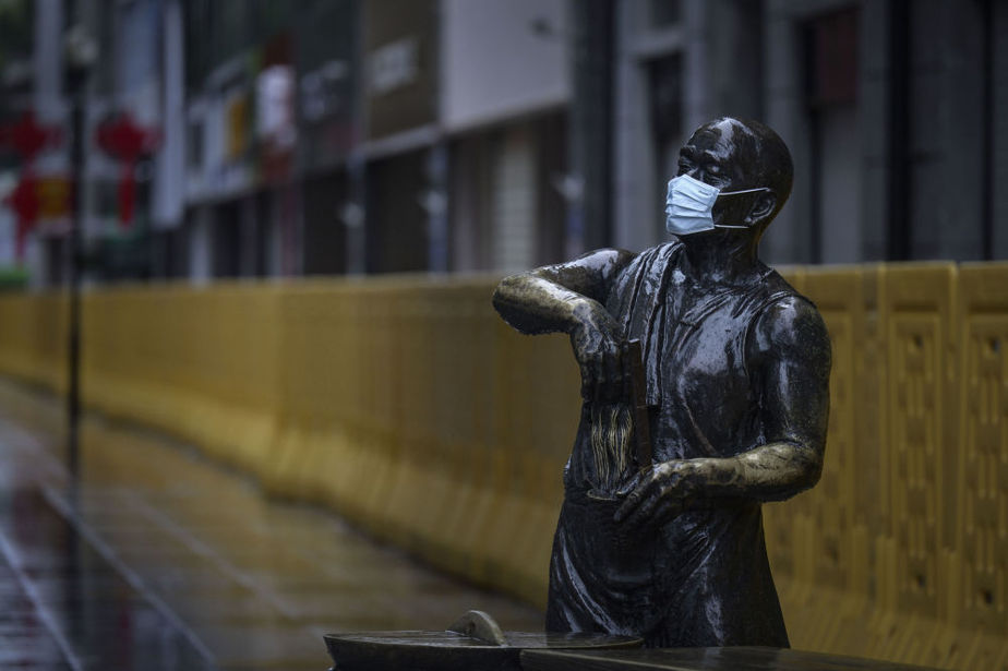 دیدنی‌های دنیا از ترس ویروس کرونا ماسک زدند+عکس